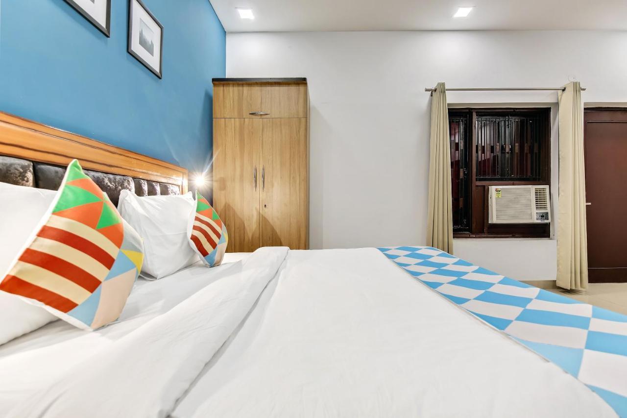 Oyo Home 64106 Comfortable Stay New Delhi Exterior photo