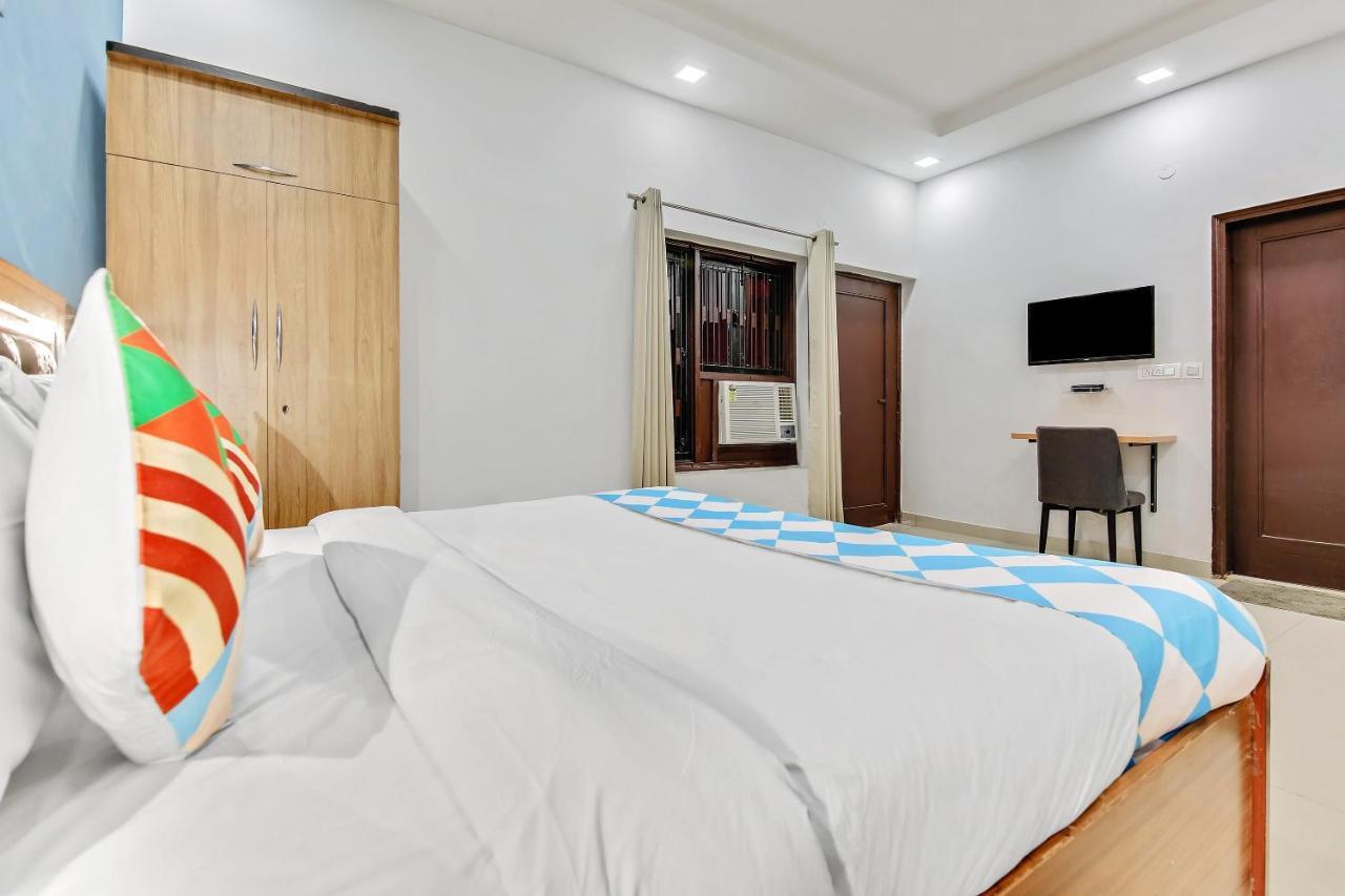 Oyo Home 64106 Comfortable Stay New Delhi Exterior photo