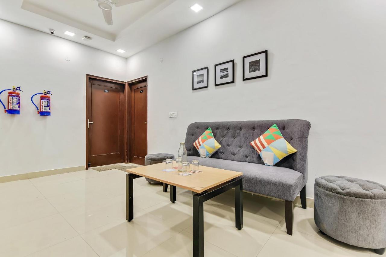 Oyo Home 64106 Comfortable Stay New Delhi Exterior photo