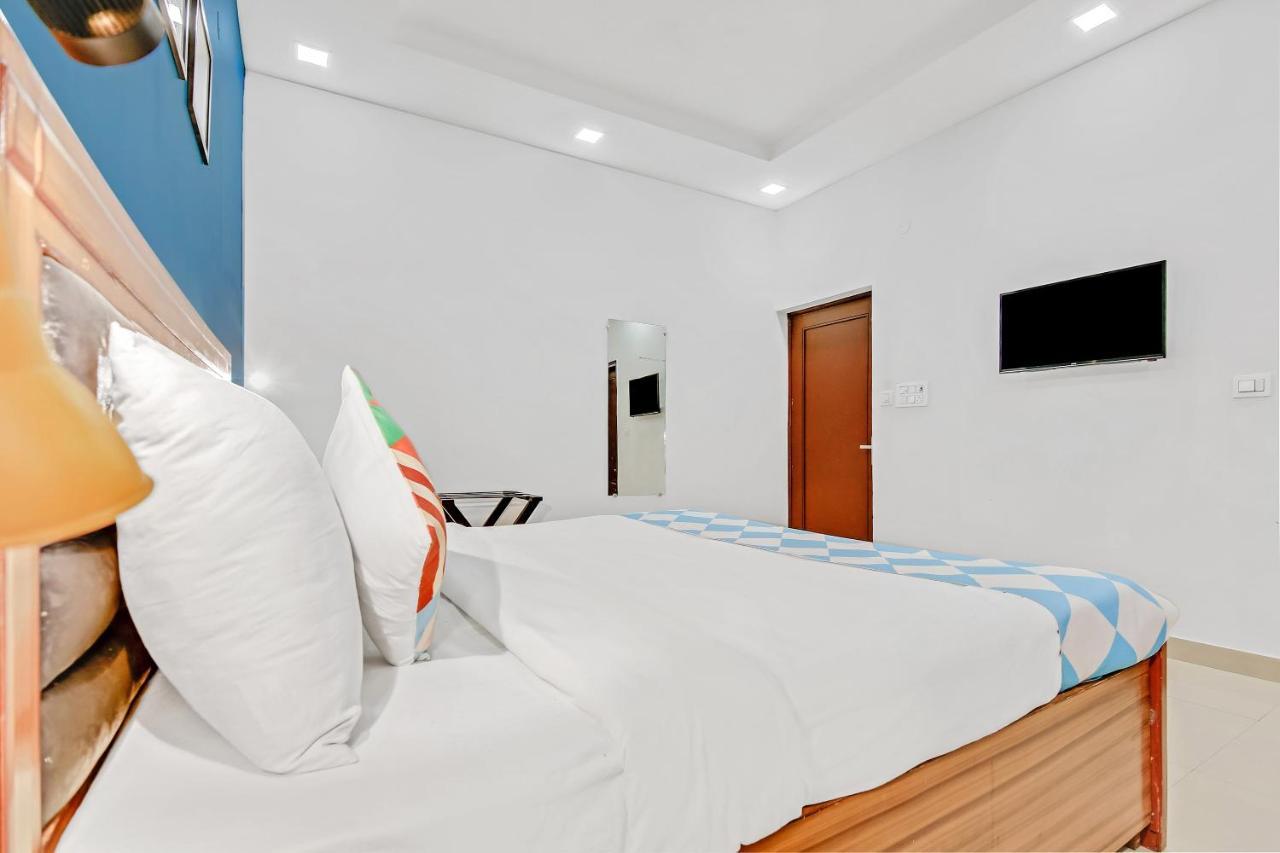 Oyo Home 64106 Comfortable Stay New Delhi Exterior photo