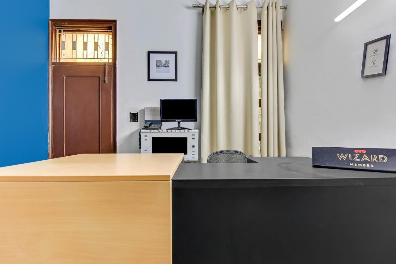 Oyo Home 64106 Comfortable Stay New Delhi Exterior photo